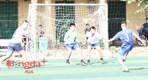 U40 Nam Định có 2 bàn ngay trong hiệp 1