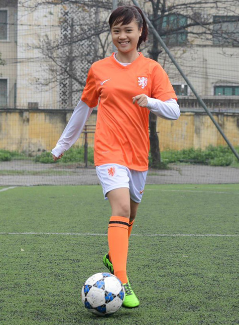Bạn Mai Hoàng Linh, cầu thủ đội nữ ĐH Bách Khoa