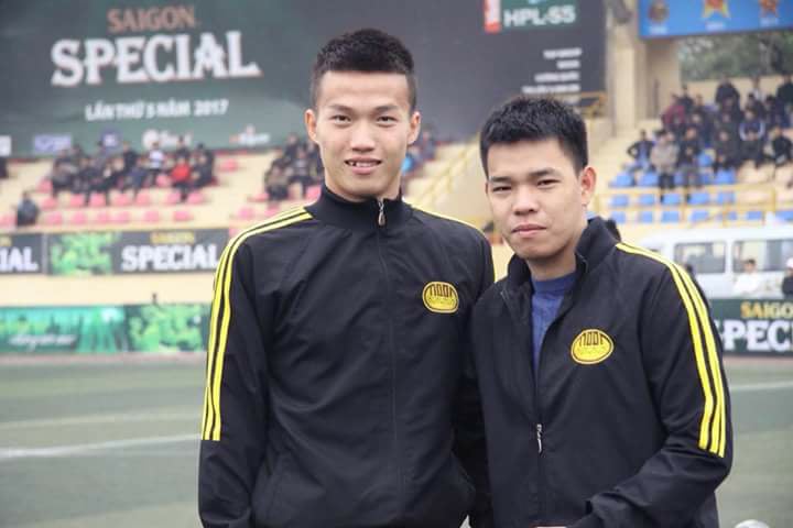 Phạm Hoài Dương (trái) cập bến Hải Phòng tham dự V.League 2018. 