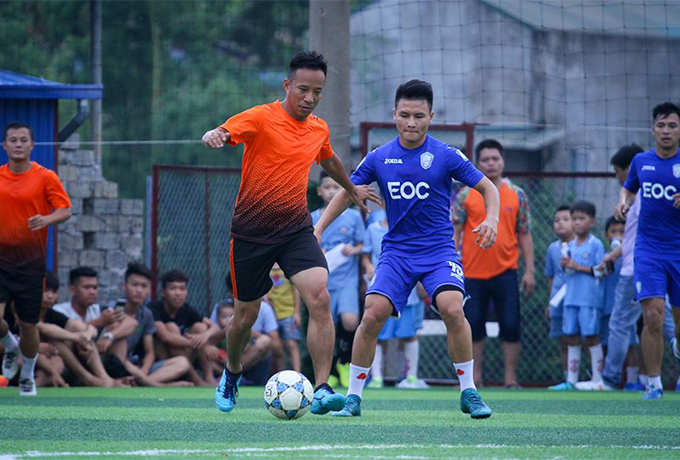 Hai đội bóng đã cống hiến cho khán giả Ứng Hòa một trận cầu đẹp mắt, kịch tính và nhiều bàn thắng 