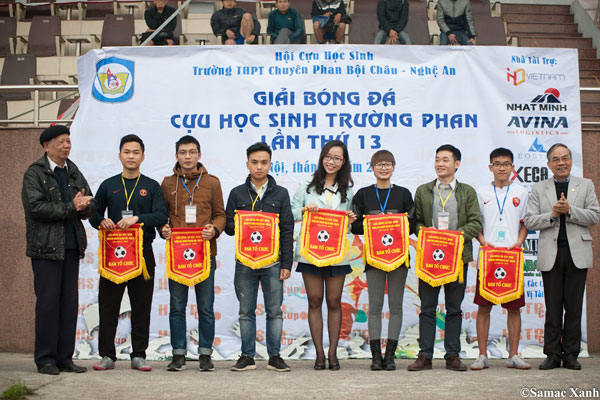 Khai mạc Giải bóng đá cựu học sinh trường THPT chuyên Phan Bội Châu - Nghệ An