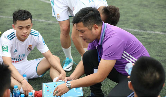 HLV Minh ‘khoáy’: Từ sân chơi chuyên nghiệp đến giấc mơ ươm mầm tài năng futsal