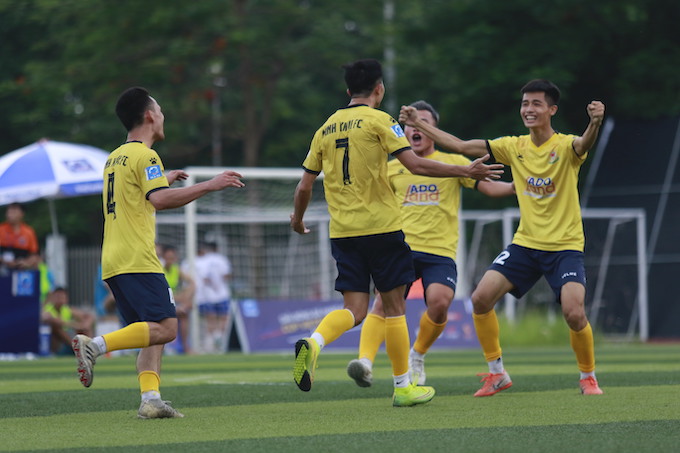 Minh Khai 2-1 FK Hamek: Phim hay phải chờ đoạn kết