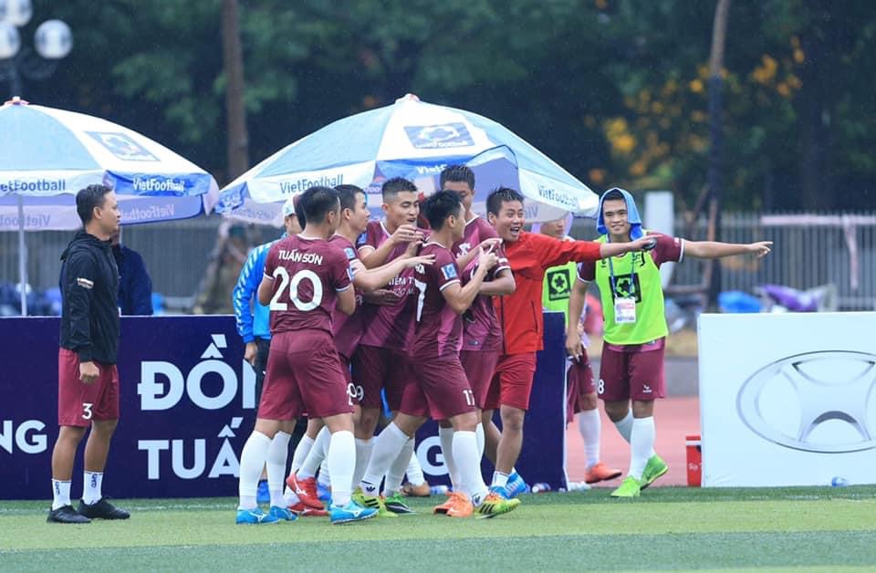 FC Tuấn Sơn và màn ăn mừng bàn thắng đầy cảm xúc tri ân Gia Từ