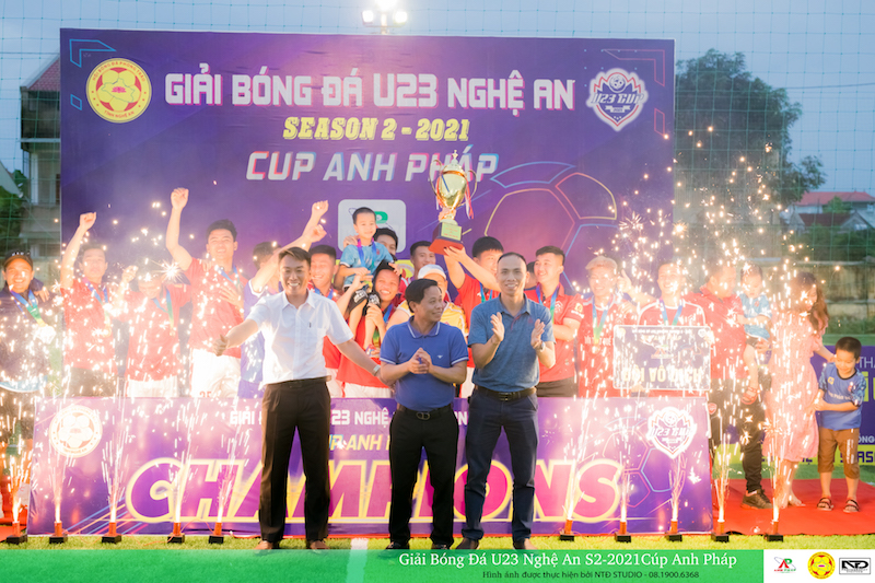 CK U23 NA: Phương Huy lên ngôi bằng niềm cảm hứng Mạnh Hồ