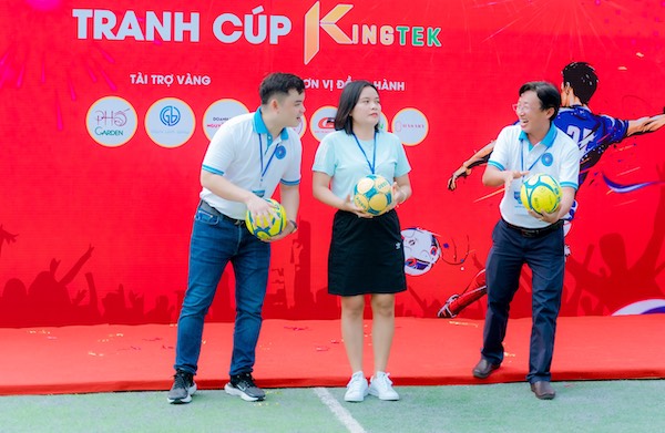 Giải bóng đá Hội đồng hương Duy Xuyên – tranh cúp Kingtek 2022: Phần thưởng đặc biệt từ “bầu” Truyền