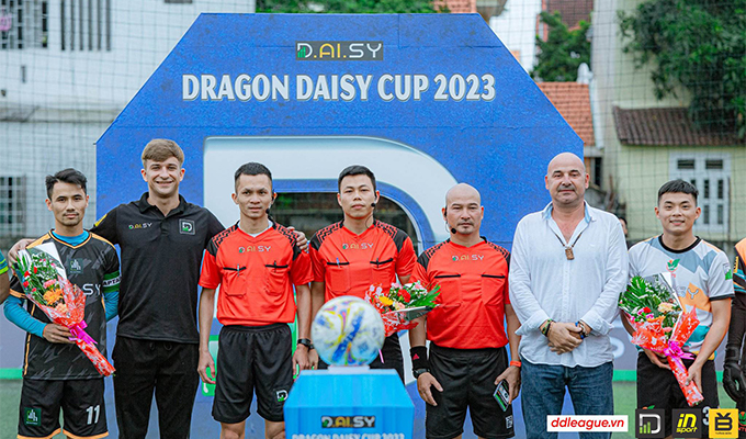 Giải sân 7 Dragon Daisy Cup 2023 – KV miền Trung: Cựu tuyển thủ Thanh Hưng toả sáng trong ngày khai hội